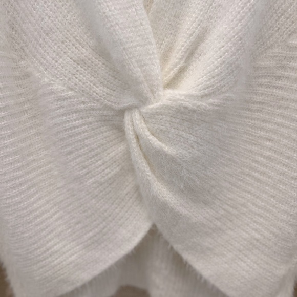 NWT Fashion Nova Sweater. - Picture 7 of 7